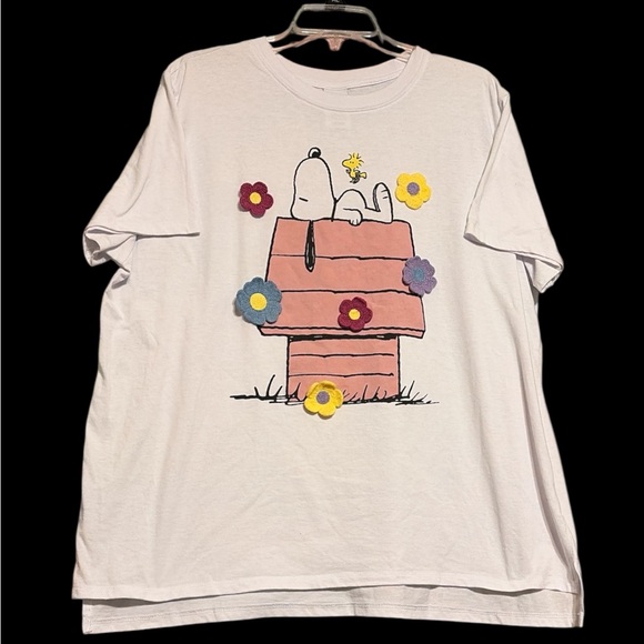 Peanuts Tops - Peanuts White Snoopy Tee with Colorful crocheted Flowers